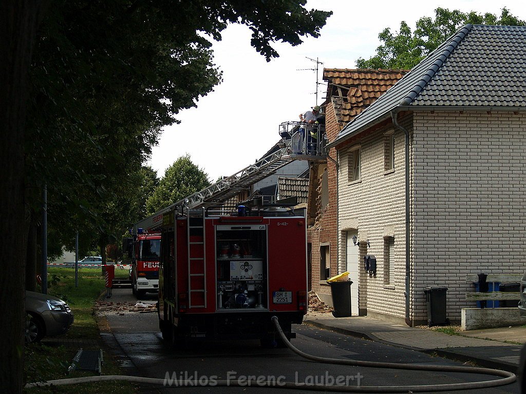 Detonation im Haus Erftstadt Dirmertsheim Brueckenstr P495.JPG